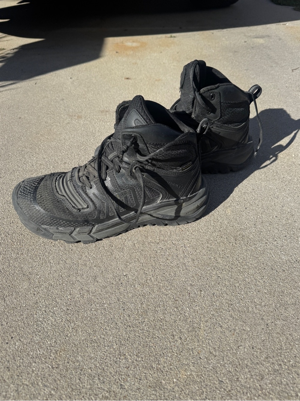Keen Men's Black Athletic Hiking Boots 9
